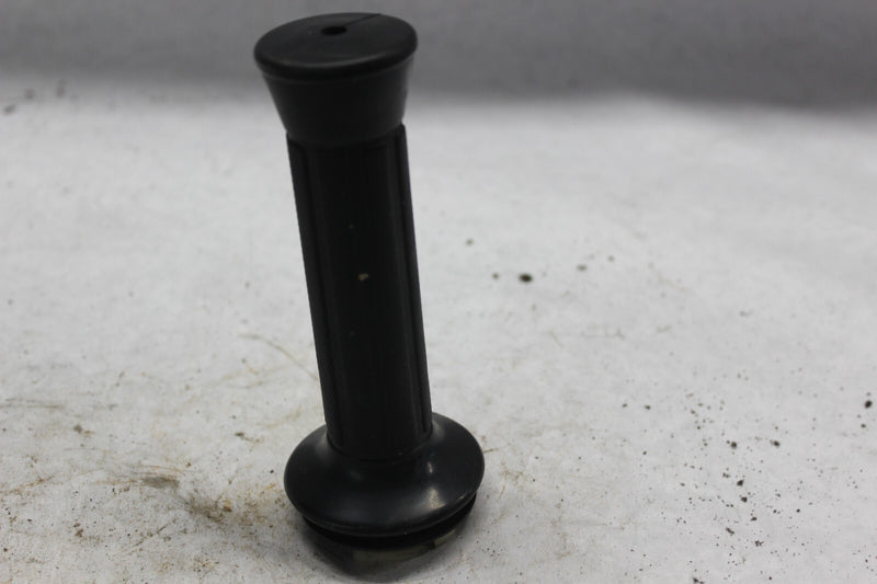 5G2-26240-10-00 THROTTLE GRIP 1982 YAMAHA MAXIM XJ1100