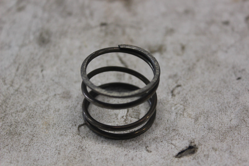 OIL FILTER SETTING SPRING 15415-300-000 1982 HONDA GOLDWING GL1100A