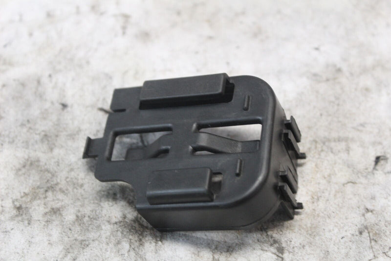 BATTERY BOX RETENTION CLIP 10368 2013 ULTRA CLASSIC