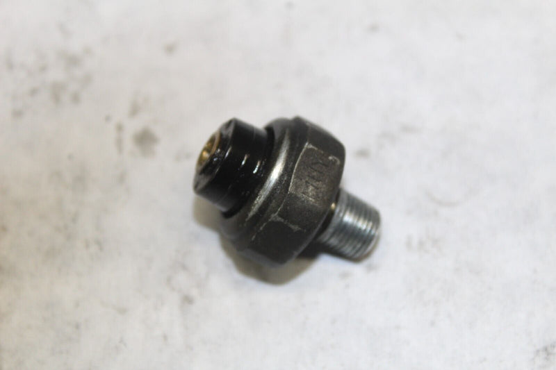 Oil Pressure Switch 37820-33D10 2000 SUZUKI INTRUDER VL1500