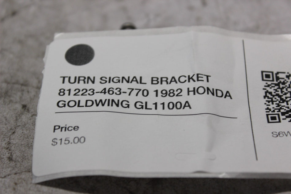 TURN SIGNAL BRACKET 81223-463-770 1982 HONDA GOLDWING GL1100A