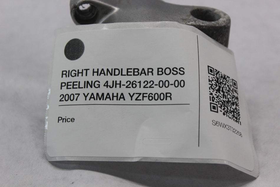 RIGHT HANDLEBAR BOSS PEELING 4JH-26122-00-00 2007 YAMAHA YZF600R