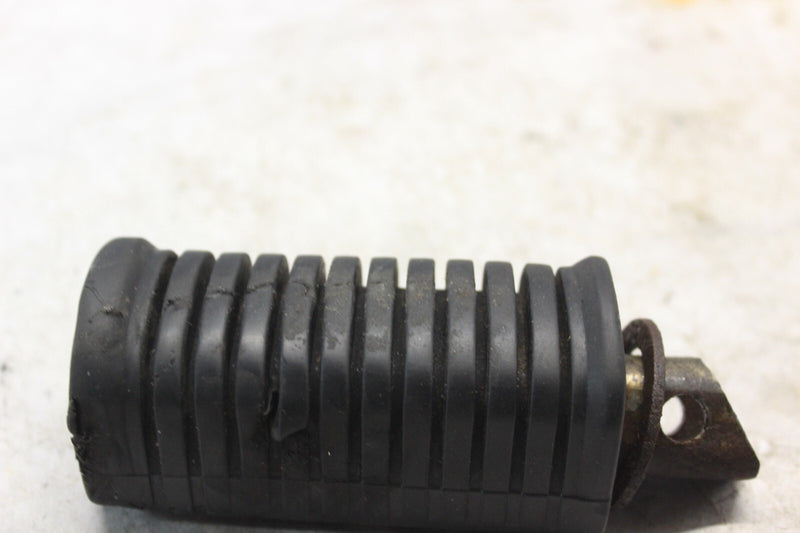 FRONT RIGHT FOOTREST  34027-5062 1980 KAWASAKI KZ440