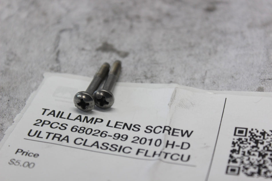 TAILLAMP LENS SCREW 2PCS 68026-99 2010 H-D ULTRA CLASSIC FLHTCU