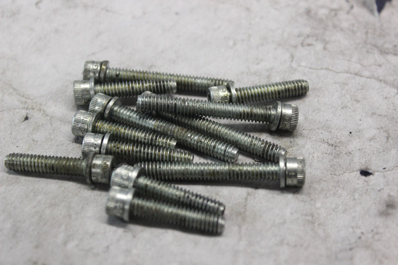 OUTER PRIMARY SCREWS 4740A 7PCS,4820A 5PCS 2001 H-D SOFTAIL DUECE FXSTD
