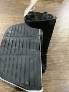 OEM Harley Davidson Passenger Floorboard 2001 Electraglide 52719-93 Bracket
