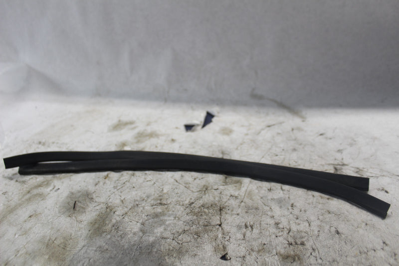 CONSOLE RUBBER MOLDING 2PCS 71294-08 2010 H-D ULTRA CLASSIC FLHTCU