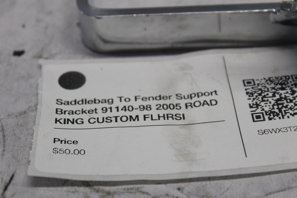 Saddlebag To Fender Support Bracket 91140-98 2005 ROAD KING CUSTOM FLHRSI