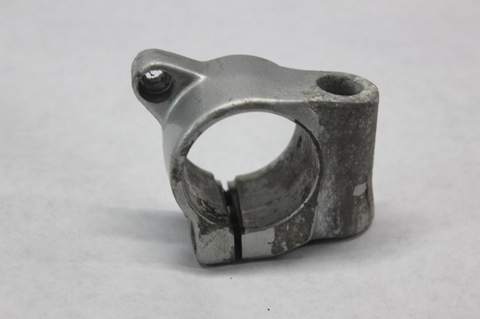 RIGHT HANDLEBAR BOSS PEELING 4JH-26122-00-00 2007 YAMAHA YZF600R