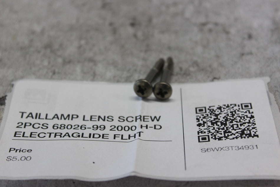 TAILLAMP LENS SCREW 2PCS 68026-99 2000 H-D ELECTRAGLIDE FLHT
