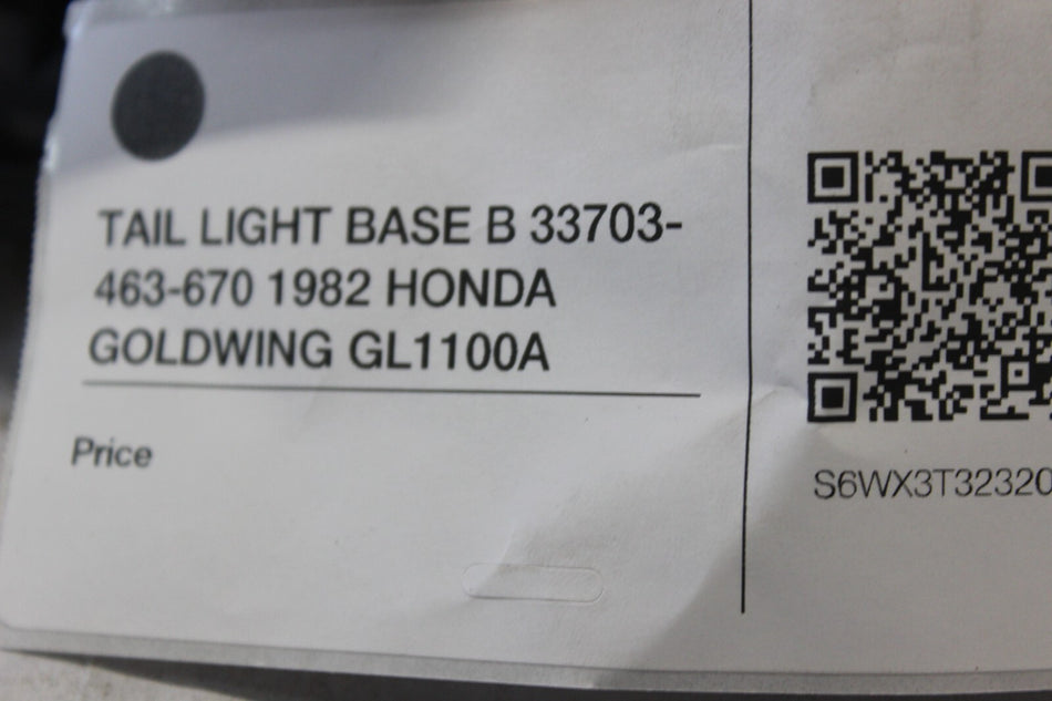 TAIL LIGHT BASE B 33703-463-670 1982 HONDA GOLDWING GL1100A