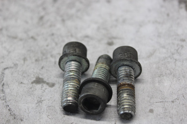 FRONT END MOUNT BOLTS 3PCS 4688 2010 H-D ULTRA CLASSIC FLHTCU