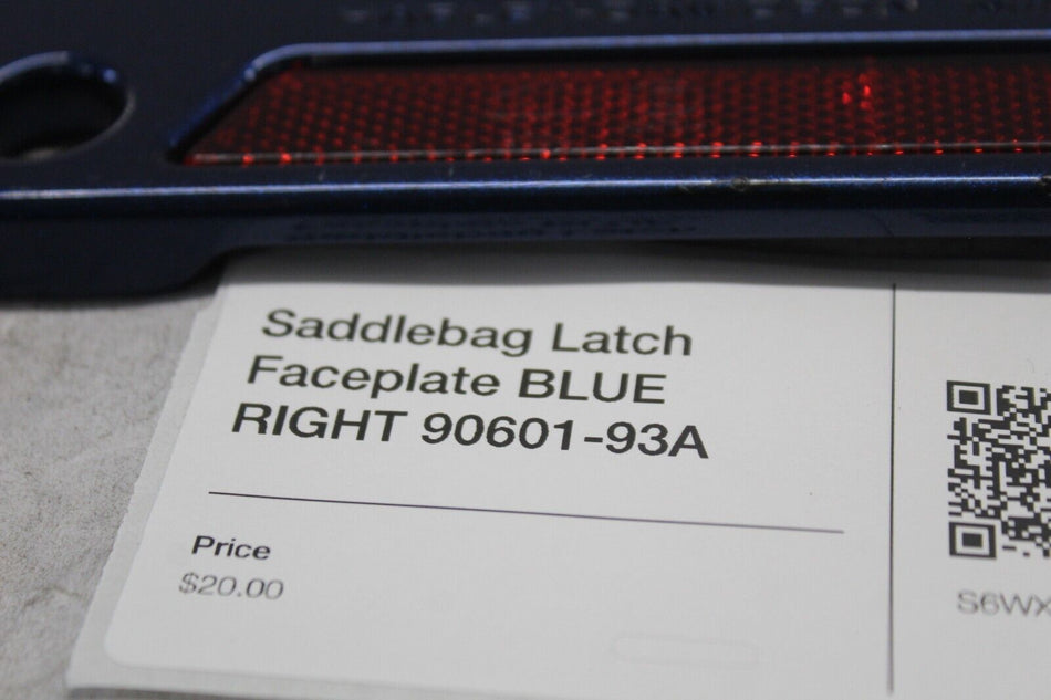 Saddlebag Latch Faceplate BLUE RIGHT 90601-93A