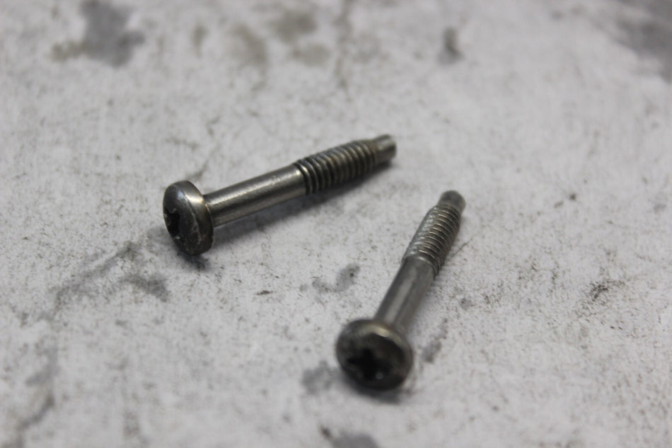 TAILLAMP LENS SCREW 2PCS 68026-99 2008 H-D ELECTRAGLIDE FLHT