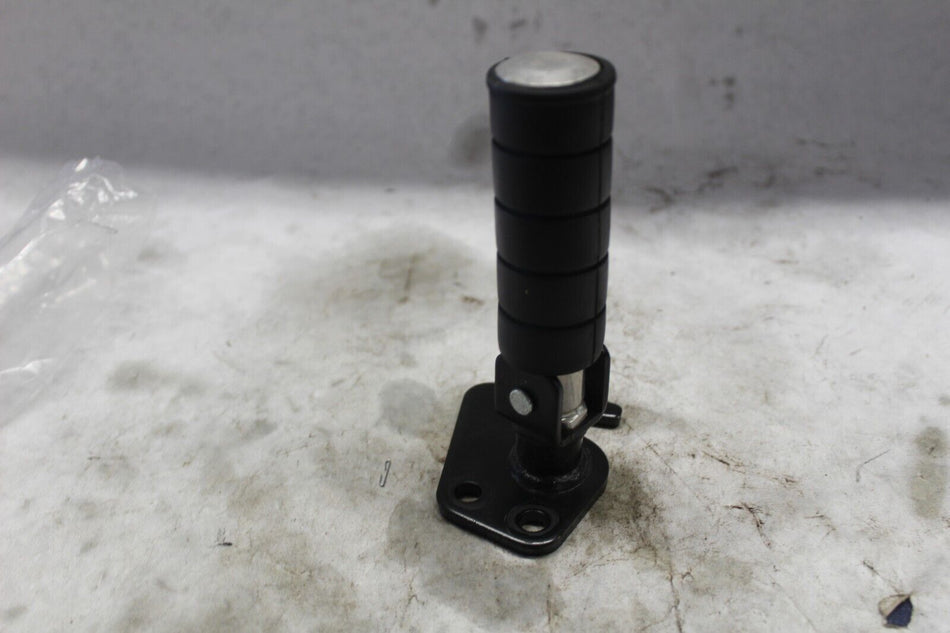 PASSENGER FOOTREST LEFT 5EL-27430-00-00 2001 XVS1100A VSTAR CLASSIC