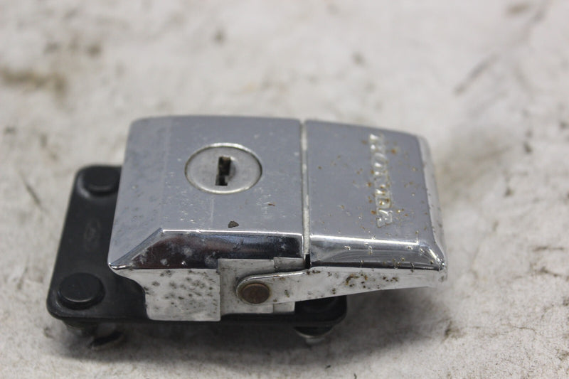 SIDE BAG LOCK ASSY NO KEY 81218-463-770 1982 GOLDWING GL1100A