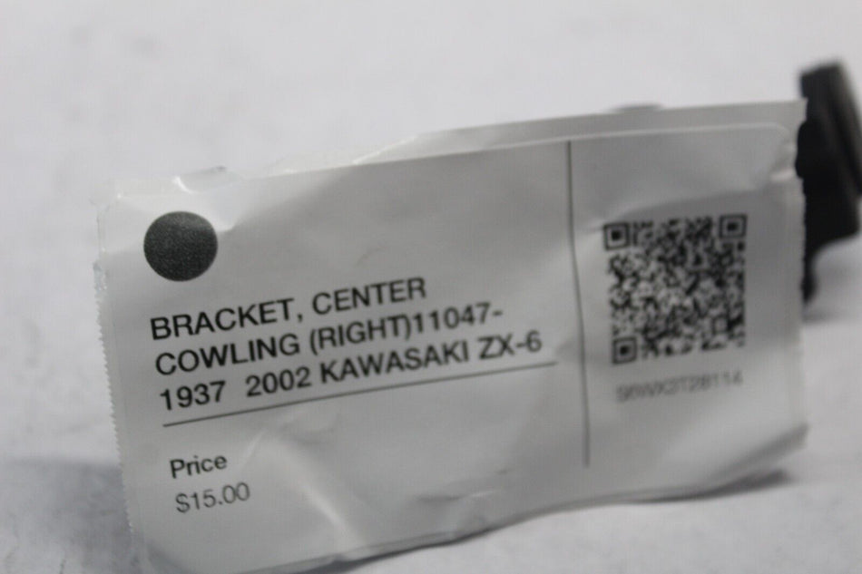 BRACKET, CENTER COWLING (RIGHT) 11047-1937  2002 KAWASAKI ZX-6