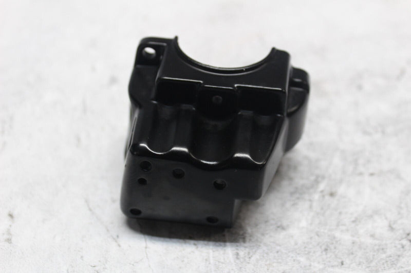 71595-08 LOWER SWITCH HOUSING RIGHT HARLEY-DAVIDSON