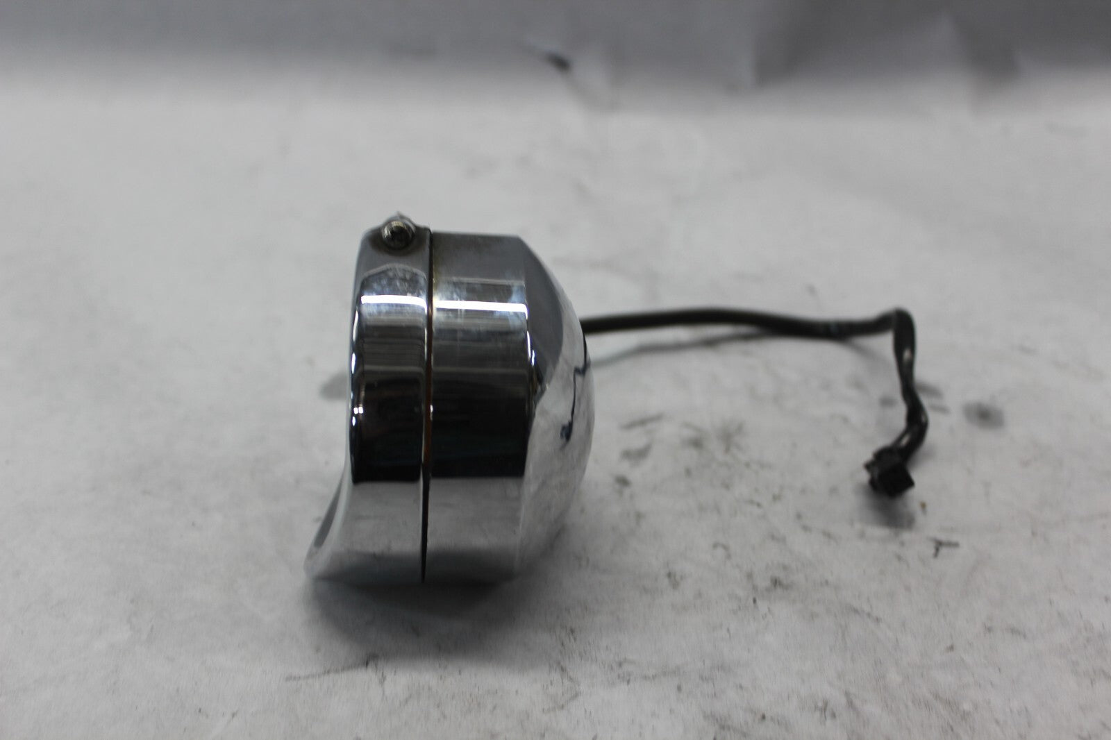 REAR LAMP TURN SIGNAL W/ CHROME VISOR 68713-94 2008 H-D