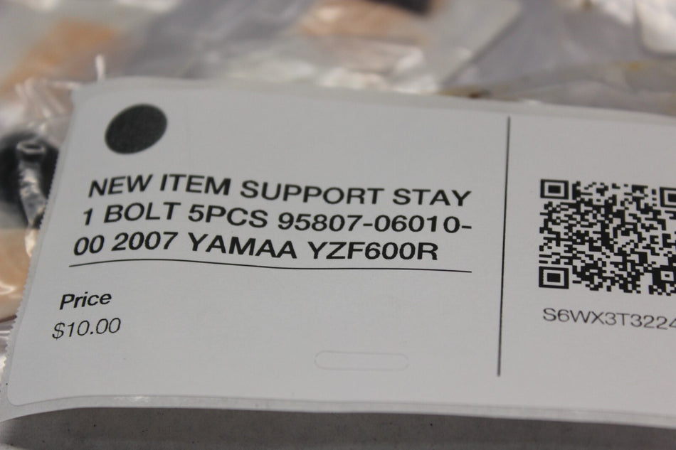 **NEW** SUPPORT STAY 1 BOLT 5PCS 95807-06010-00 2007 YAMAA YZF600R