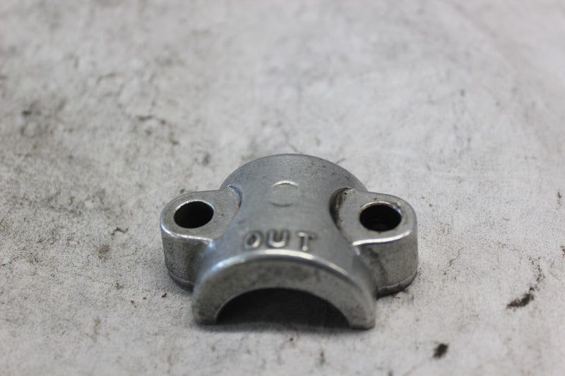 AXLE HOLDER RIGHT 45835-00 2000 H-D ELECTRAGLIDE FLHT