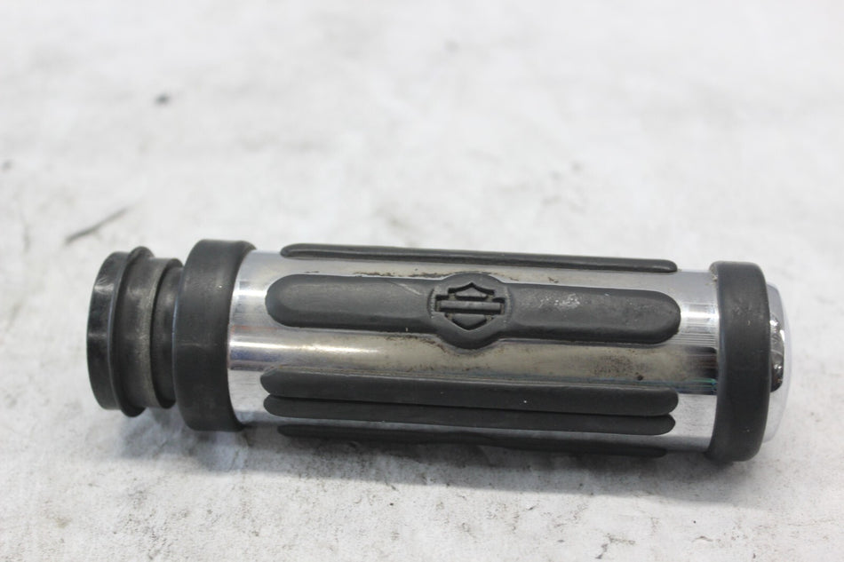 Throttle Grip & Sleeve Right 56304-08 2008 H-D ELECTRAGLIDE FLHT