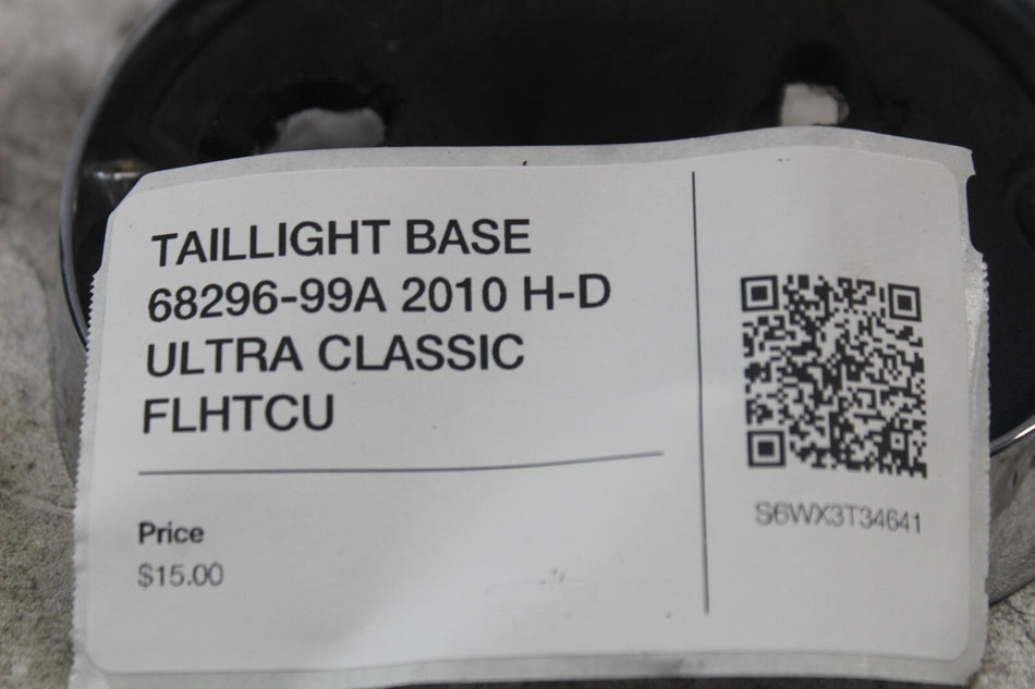 TAILLIGHT BASE 68296-99A 2010 H-D ULTRA CLASSIC FLHTCU