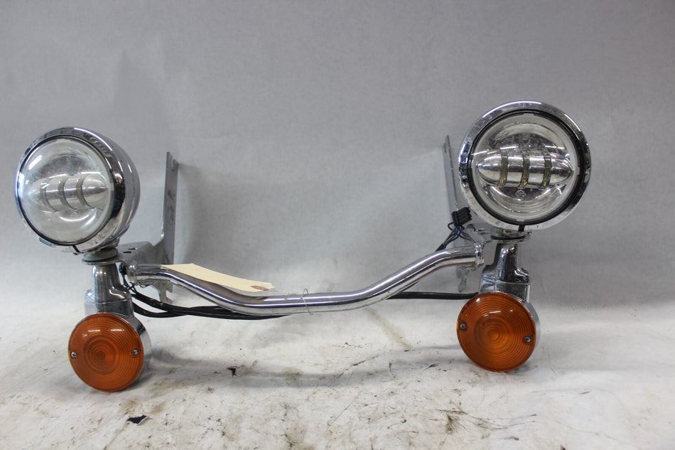 SEE PHOTOS Passing Lamps Bracket Turn Signals 4.5" Daymakers 68712-94A 2010 H-D