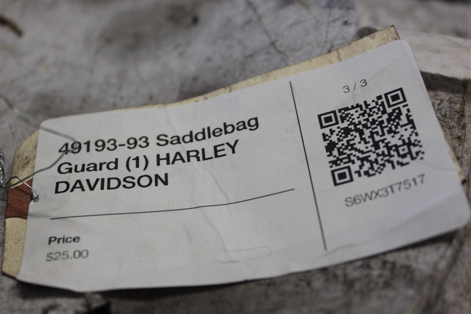 49193-93 Saddlebag Guard (1) HARLEY DAVIDSON
