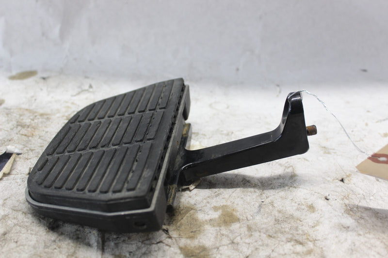 PASSENGER FOOTREST 50613-91 2000 H-D ELECTRAGLIDE FLHT
