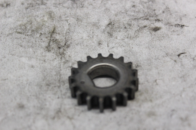 CAM DRIVE ON CRANKSHAFT SPROCKET 17T 25609-99 2001 H-D SOFTAIL DUECE FXSTD