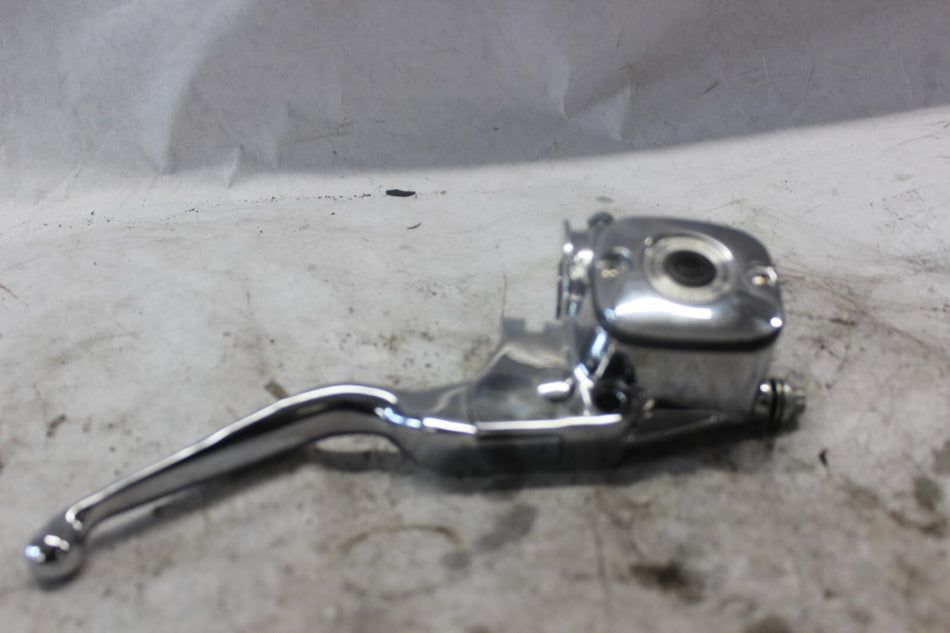 11/16 BORE CHROME MASTER CYLINDER 2005 HARLEY DAVIDSON ROADGLIDE 45105-05