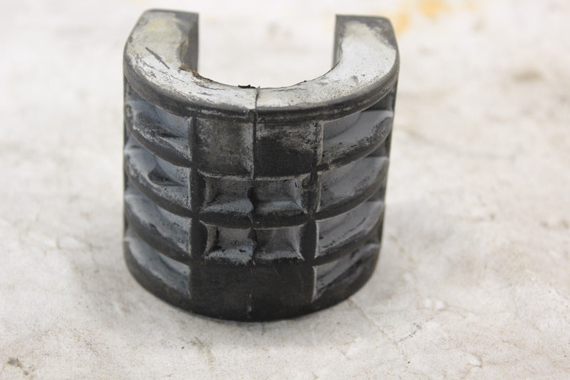 FUEL TANK RUBBER DAMPER 92075-284 1980 KAWASAKI KZ440