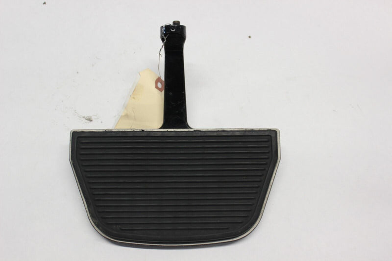 Passenger Floorboard Footboard 50613-91, Bracket 52719-10 2006 FLHT