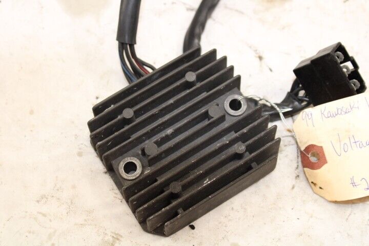 OEM Kawasaki Motorcycle Voltage Regulator  1999 Vulcan VN1500E 21066-1106