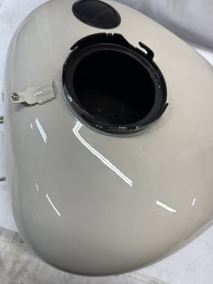 6 GALLON GAS TANK WHITE SAND PEARL 2022 Harley Davidson RGS 61000690