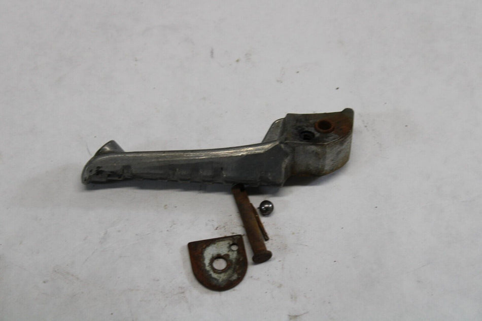 REAR RIGHT PASS FOOTREST 1HX-27441-00-00 1994 YAMAHA FZR600R