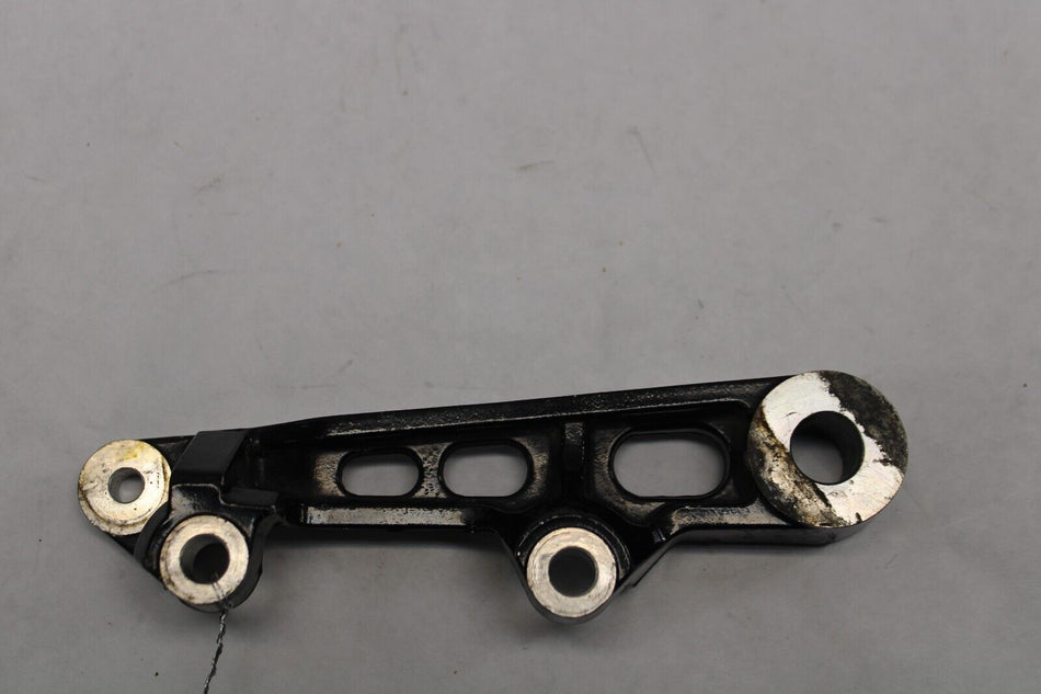REAR CALIPER BRACKET 3HE-25819-01-00 1994 YAMAHA FZR600R
