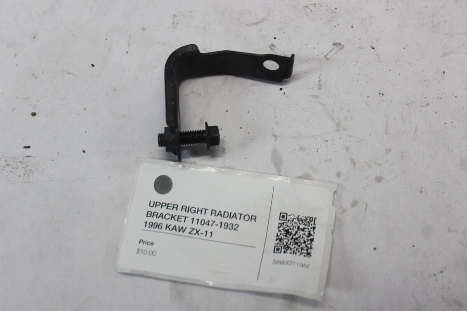 UPPER RIGHT RADIATOR BRACKET 11047-1932 1996 KAW ZX-11