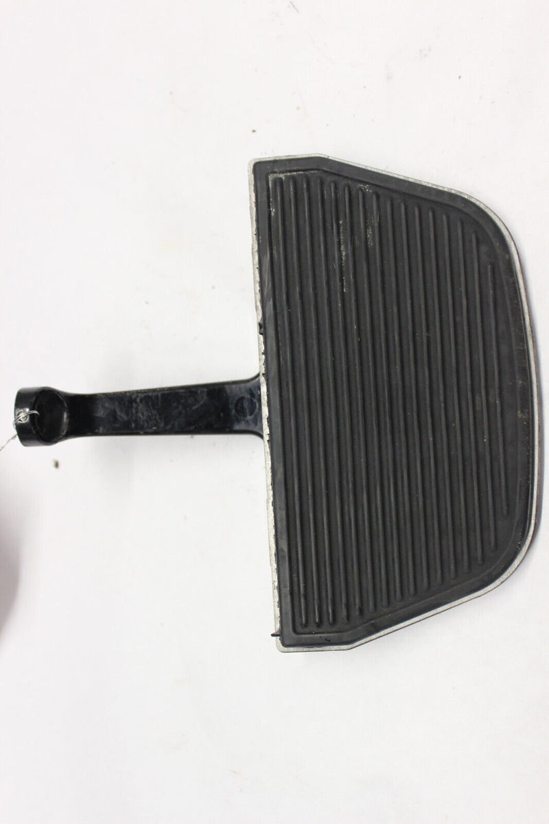 Passenger Floorboard Footboard 50613-91, Bracket 52719-10 2006 FLHT