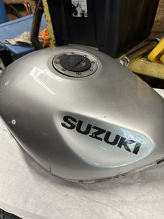 Fuel Gas Tank 2001 Suzuki Bandit GSF1200S 44100-31F30-YD8