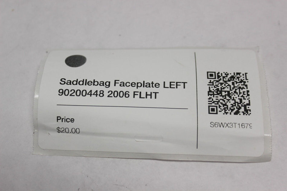 Saddlebag Faceplate LEFT 90200448 2006 FLHT Harley Davidson Electraglide