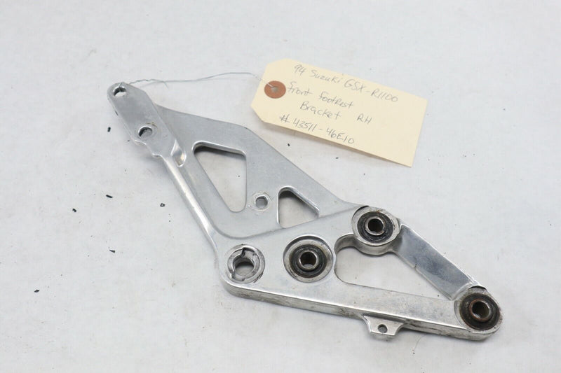 OEM Suzuki Front RIGHT Footrest Bracket 1994 GSXR1100 GSX-R 1100 43511-46E10